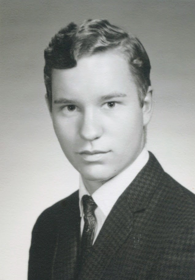 Dean Graduation San Carlos, 1967